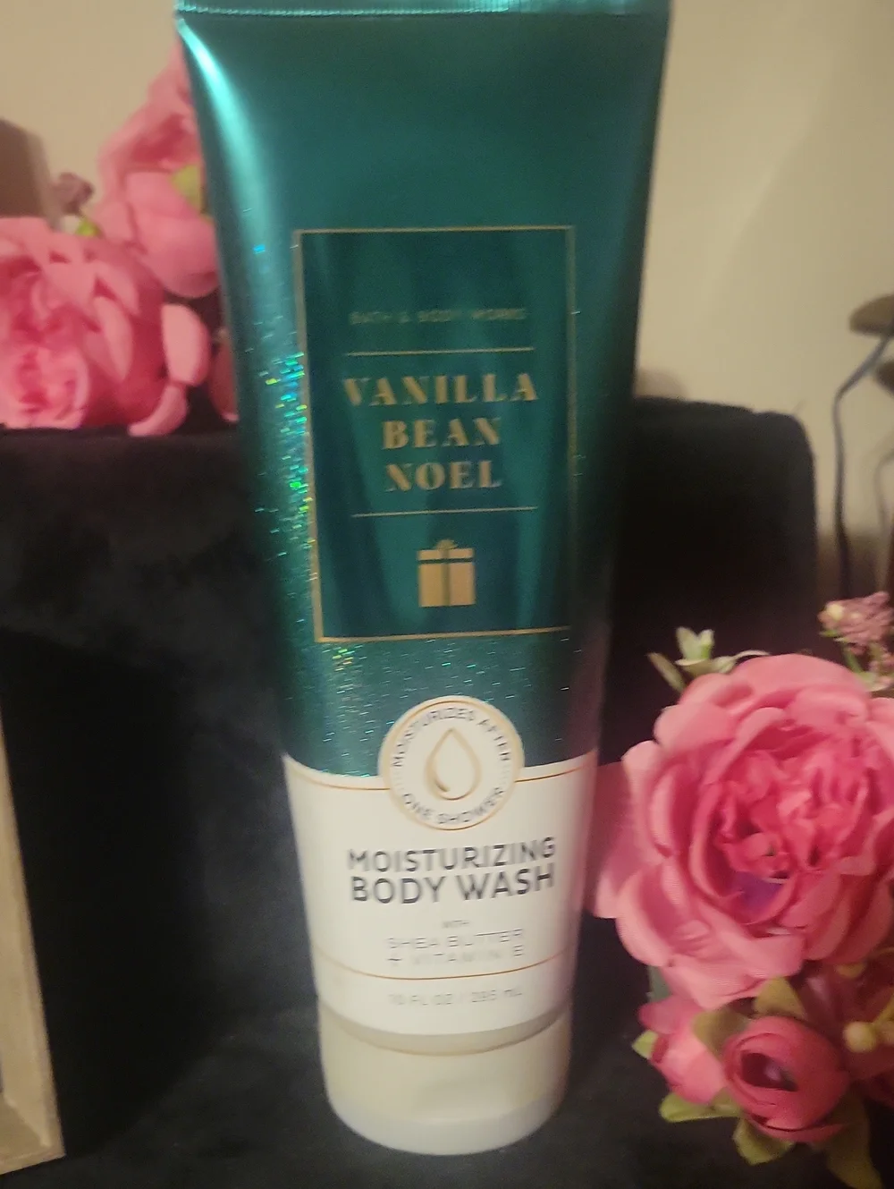 Bath & Body Works Vanilla Bean Noel Moisturizing Body Wash - Teal and White